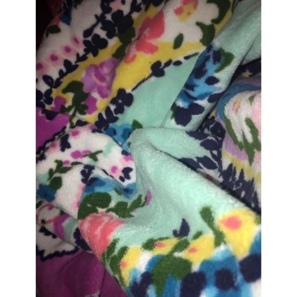 Women's Fleece Plush Throw Blanket - Picture 2 of 2
